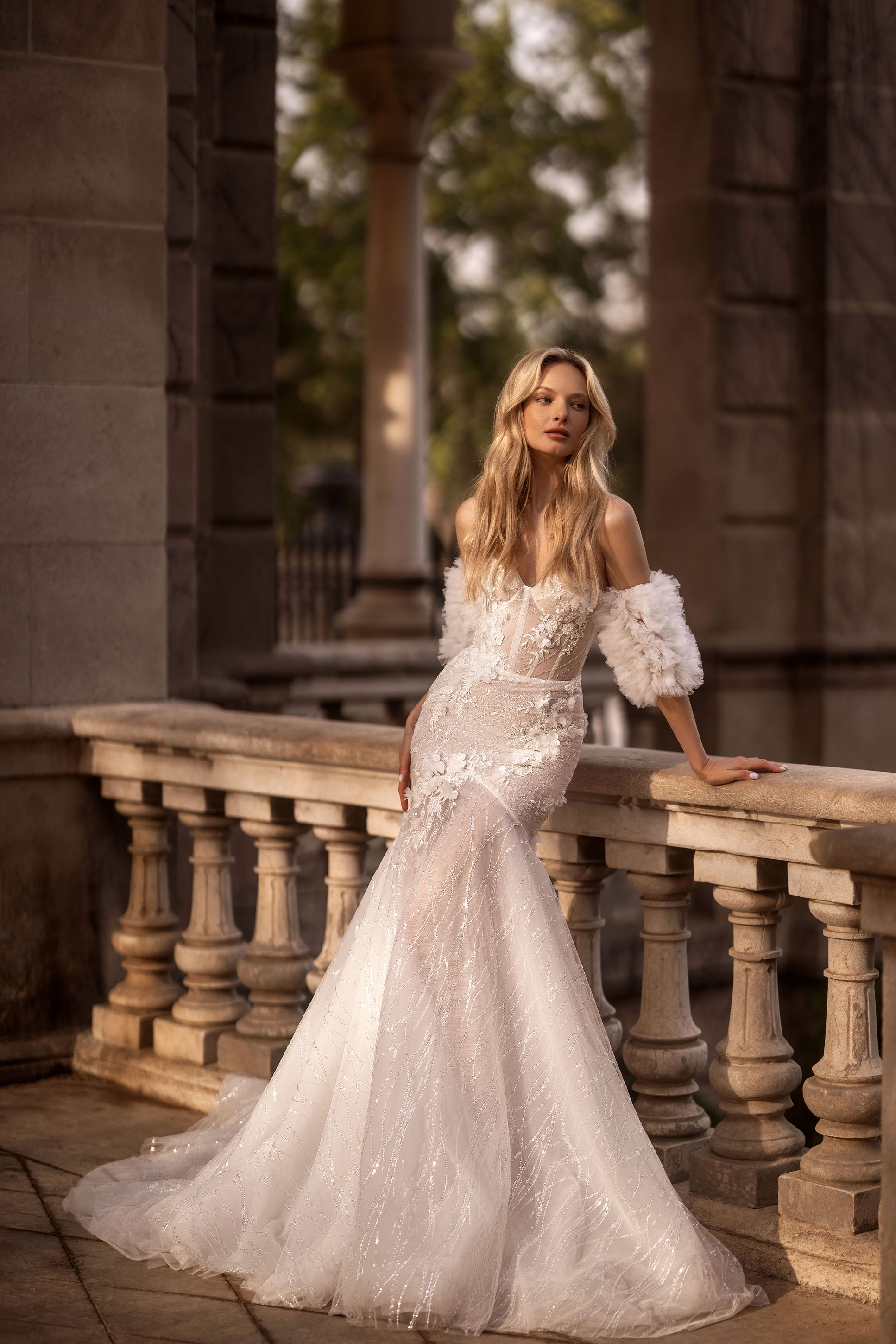 Cynthia & Sleeves  Ivory